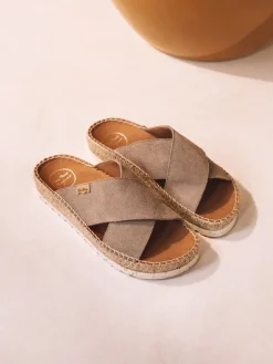 BALI-A - Flat sandal with crossed straps