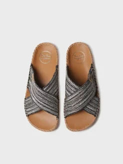 BALI-CL - Flat sandal with crossed straps with a shiny finish