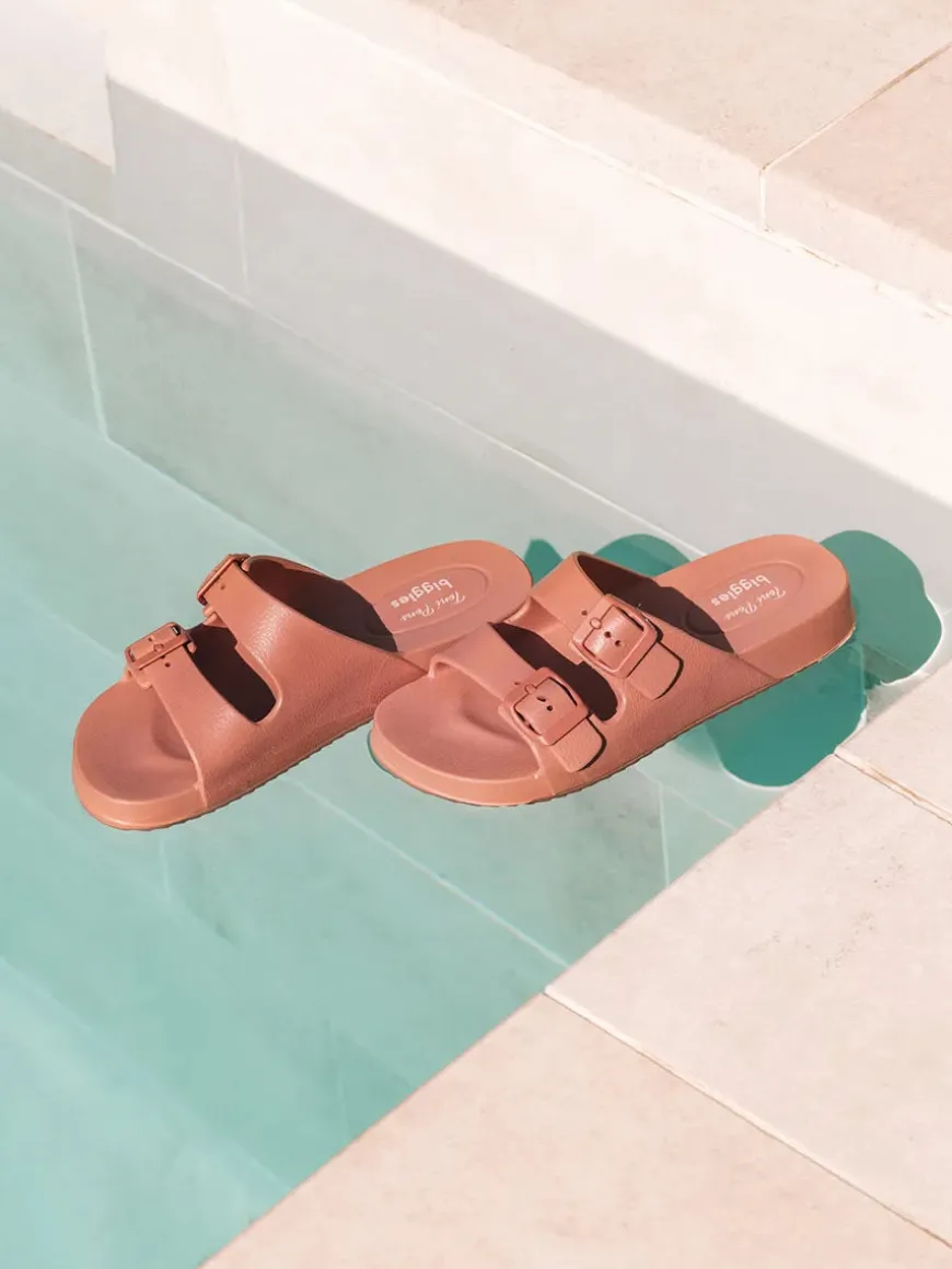 CRETA - Waterproof rubber sandal for women