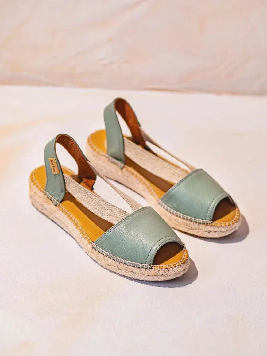 ETNA - Flat leather sandal with elastics