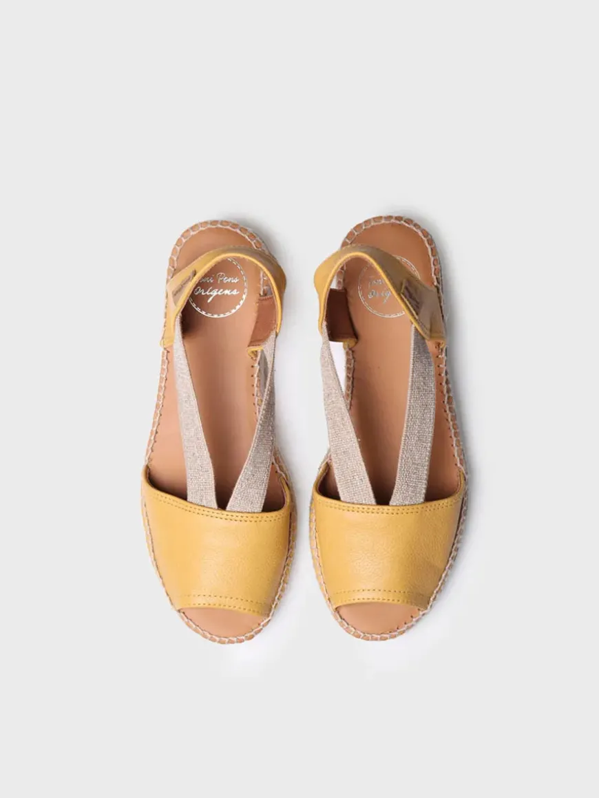 ETNA - Flat leather sandal with elastics