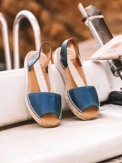 ETNA - Flat leather sandal with elastics