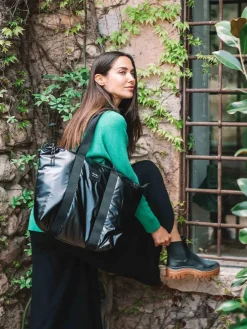 GINNY - Women's bag in padded shinny black material