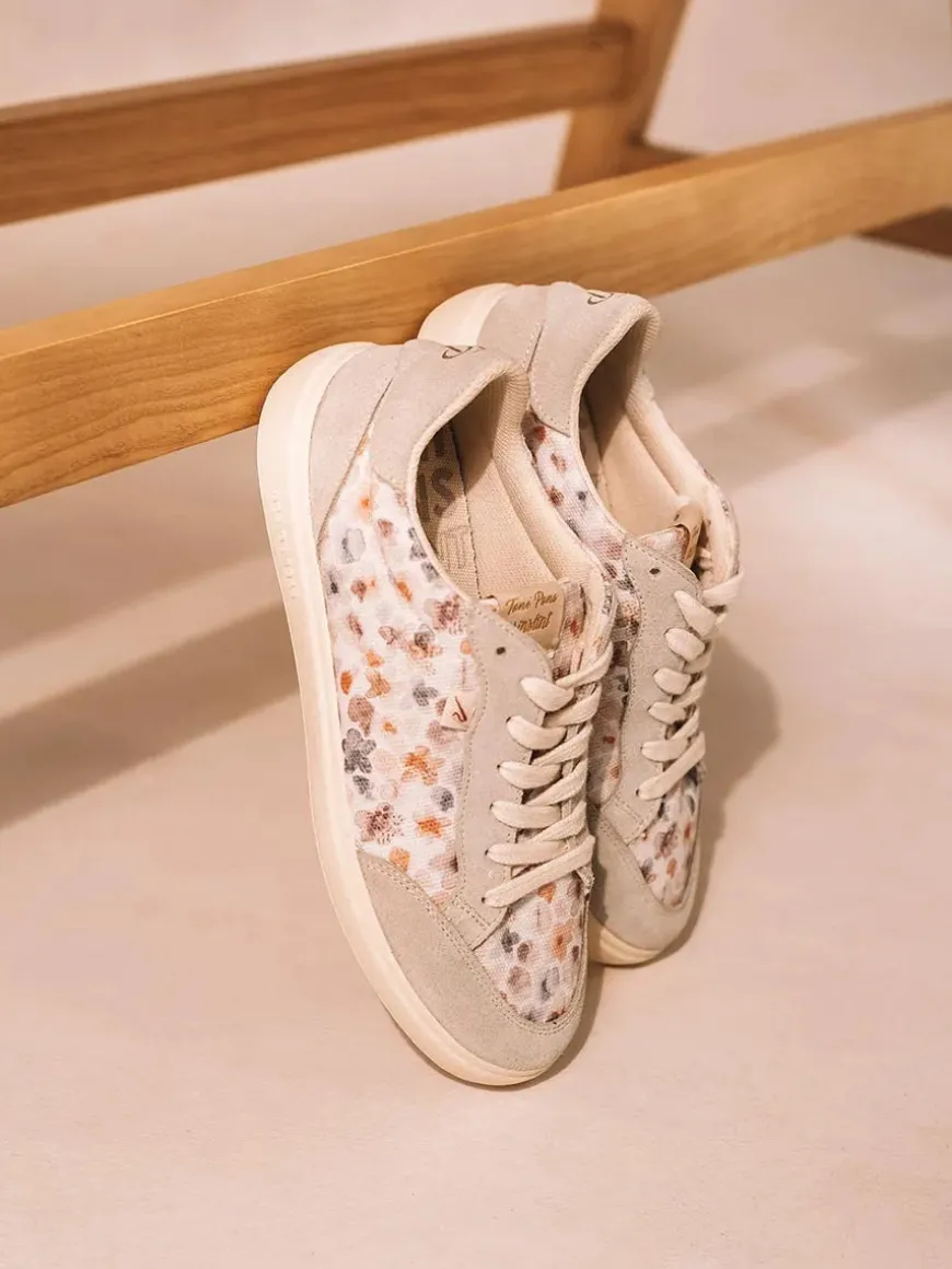 ILDA - Women's athletic shoe with floral print