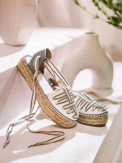 LIONETTE - Flat espadrille for women with straps - LIONETTE