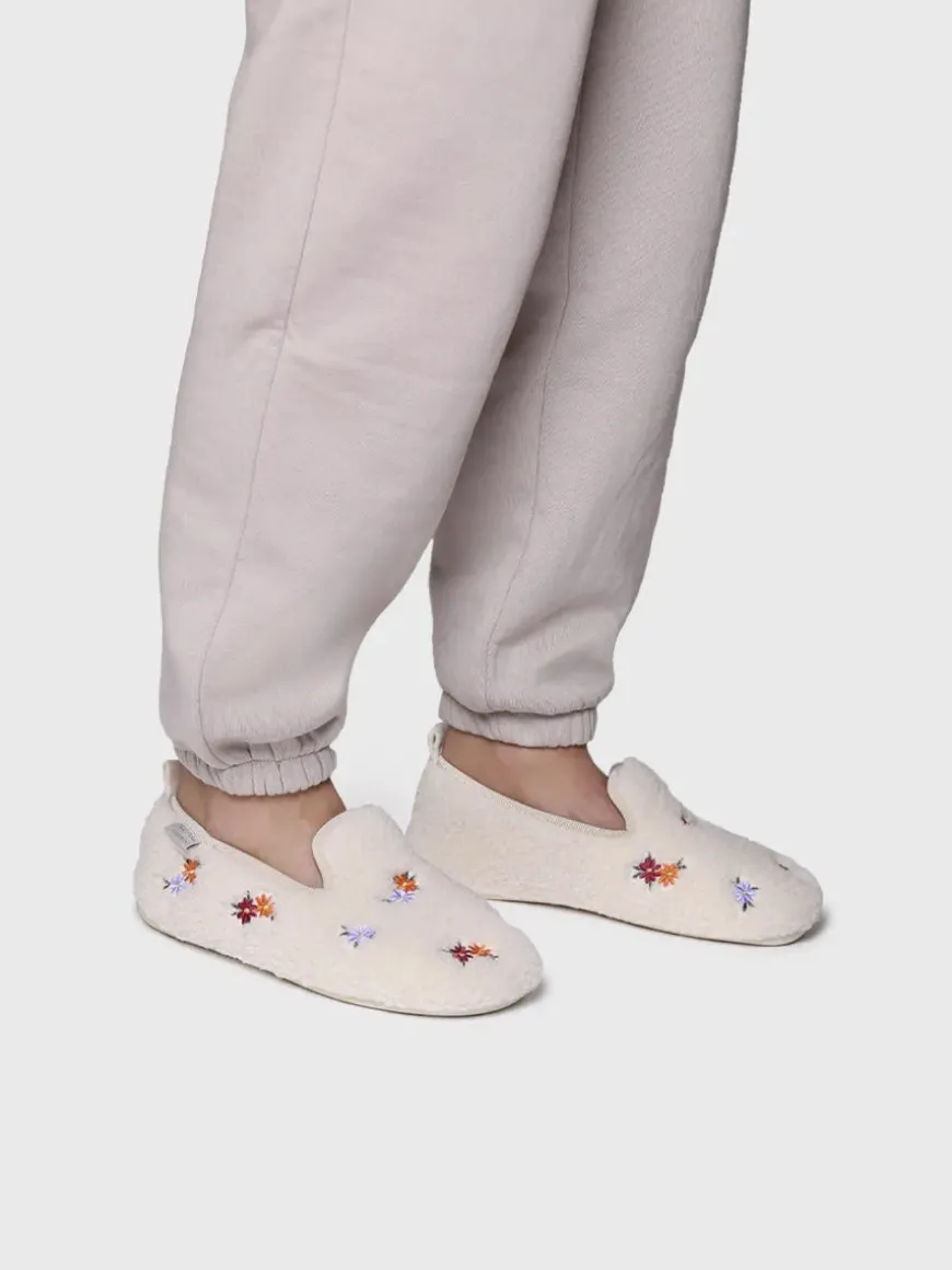 MAILY-BB - Women's slipper with embroidered motifs