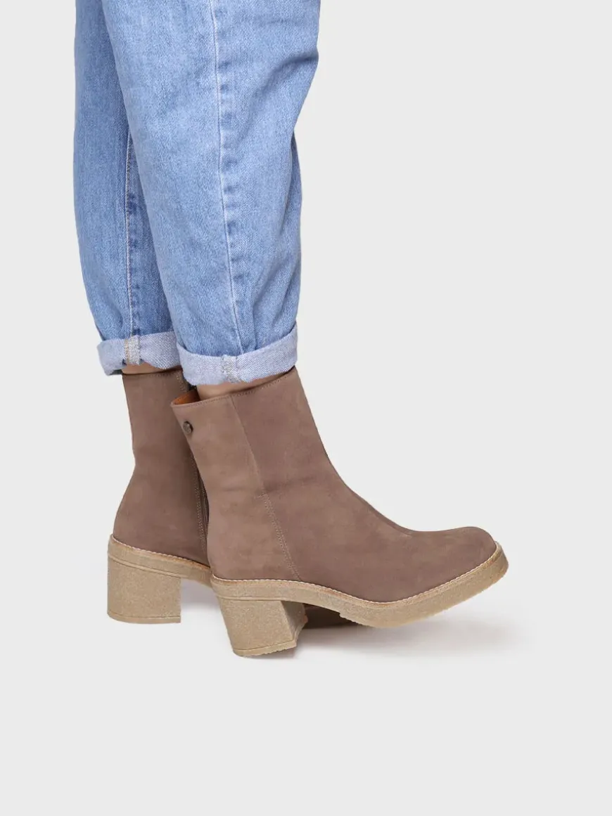 PIANI-SY - Women's Wide Heel Ankle boot in Suede