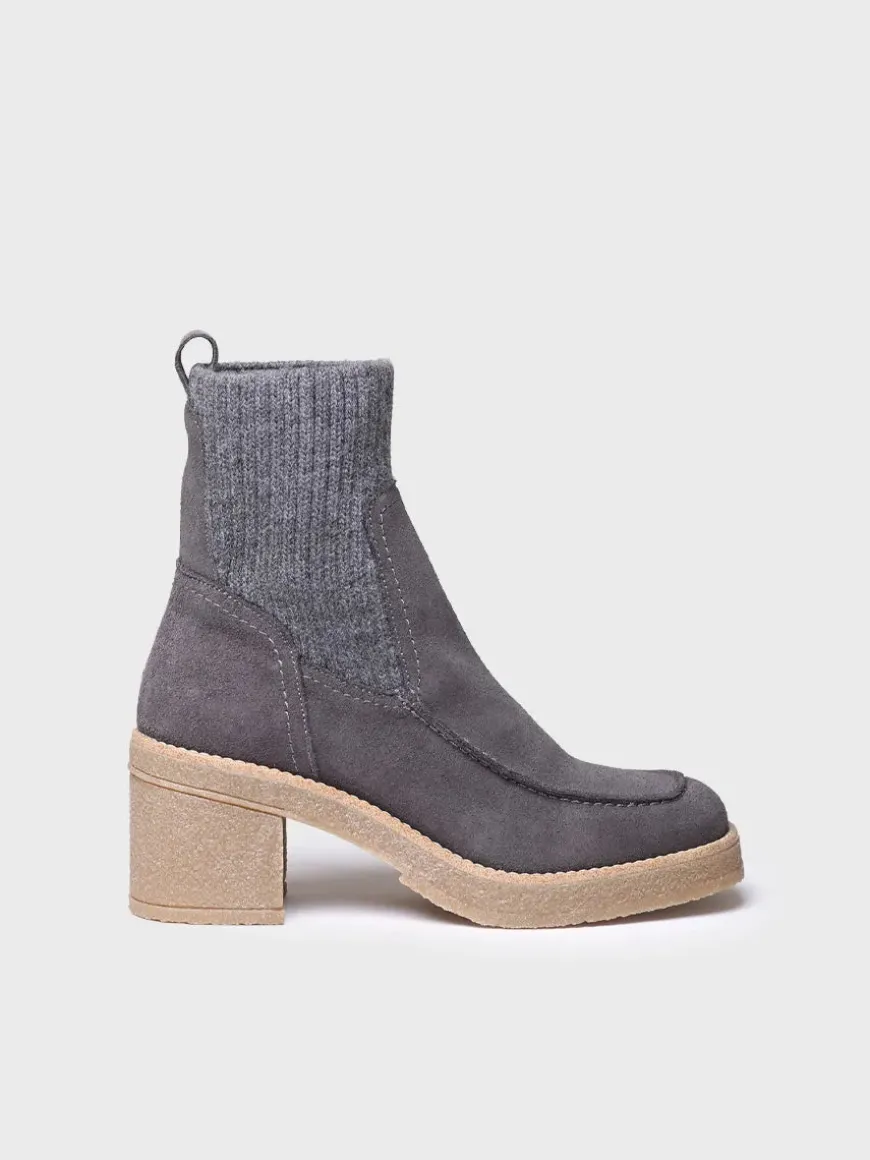 PRAGA-SY - Women's Wide Heel Ankle boot in Suede and Knit fabric