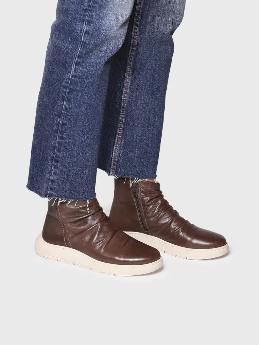 PRETORIA - Women's leather boot with side zipper