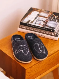SOMNI - Men's slippers inspired by Salvador Dalí's work