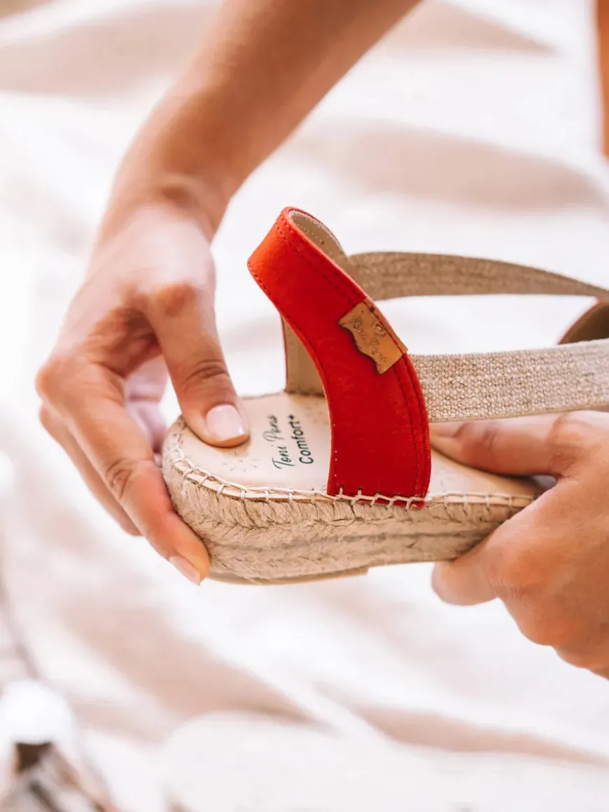 TALA - Women's espadrille in leather with wedge and elastics for wide fit